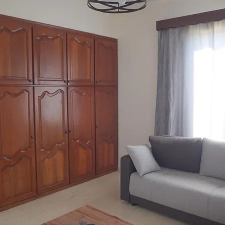 Tsotsos House Apartment *